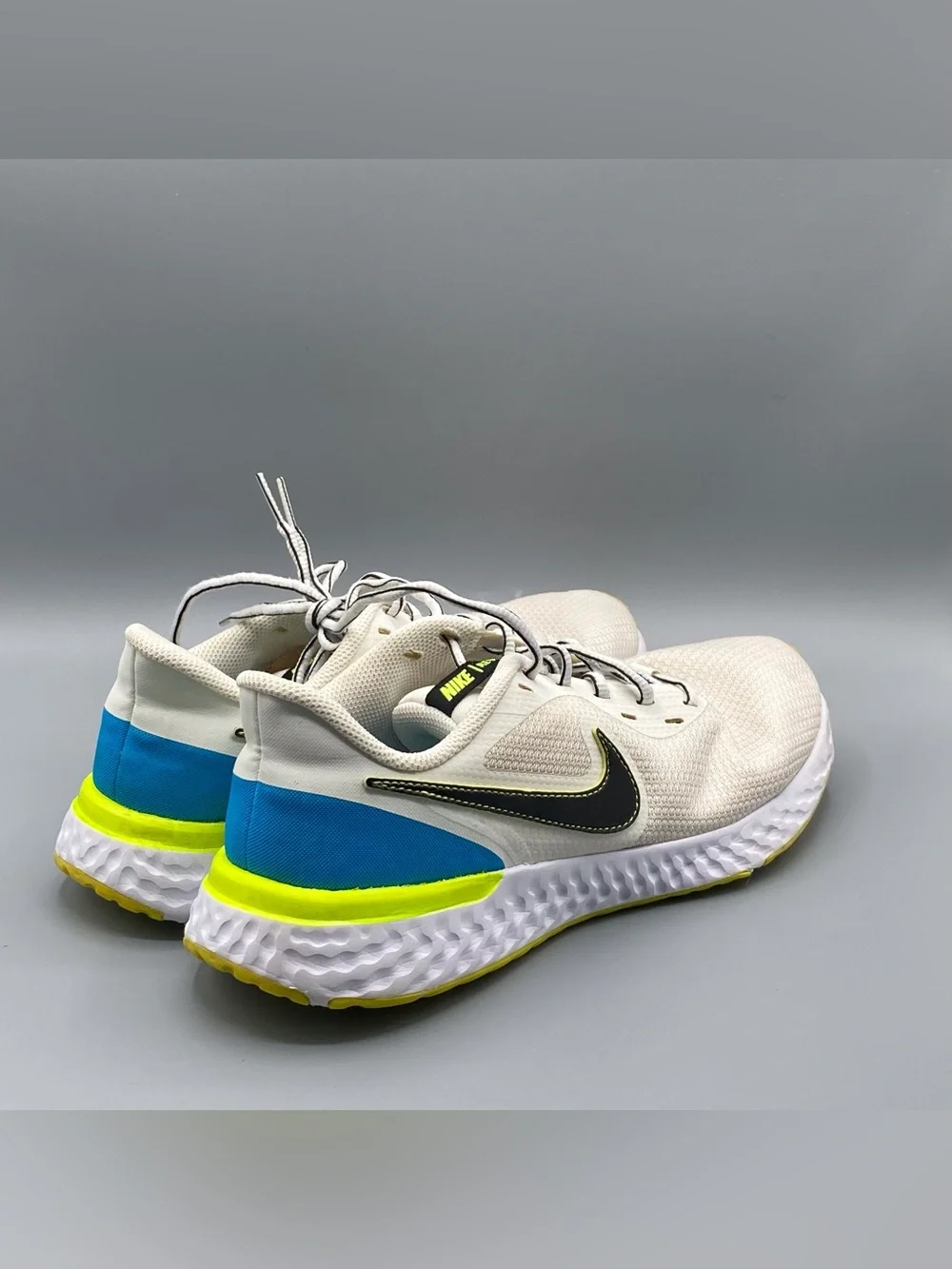 Nike Revolution 5 EXT Men's Athletic Shoes​